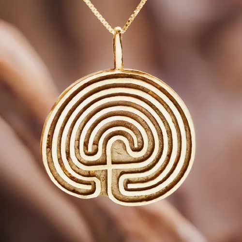 Labyrinth pendant gold