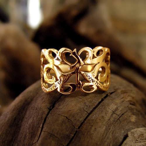 Золотые кольца женские необычные
